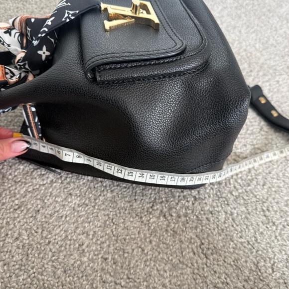 Louis Vuitton Black Leather Women's Bag - Picture 11 of 14